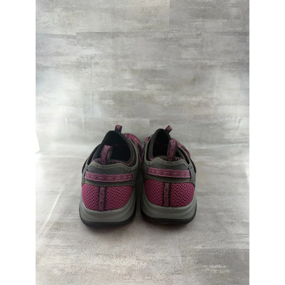Chaco Outcross Evo 1 Women Sz 10 Hiking Water Shoes Berry Pink Grey J104926